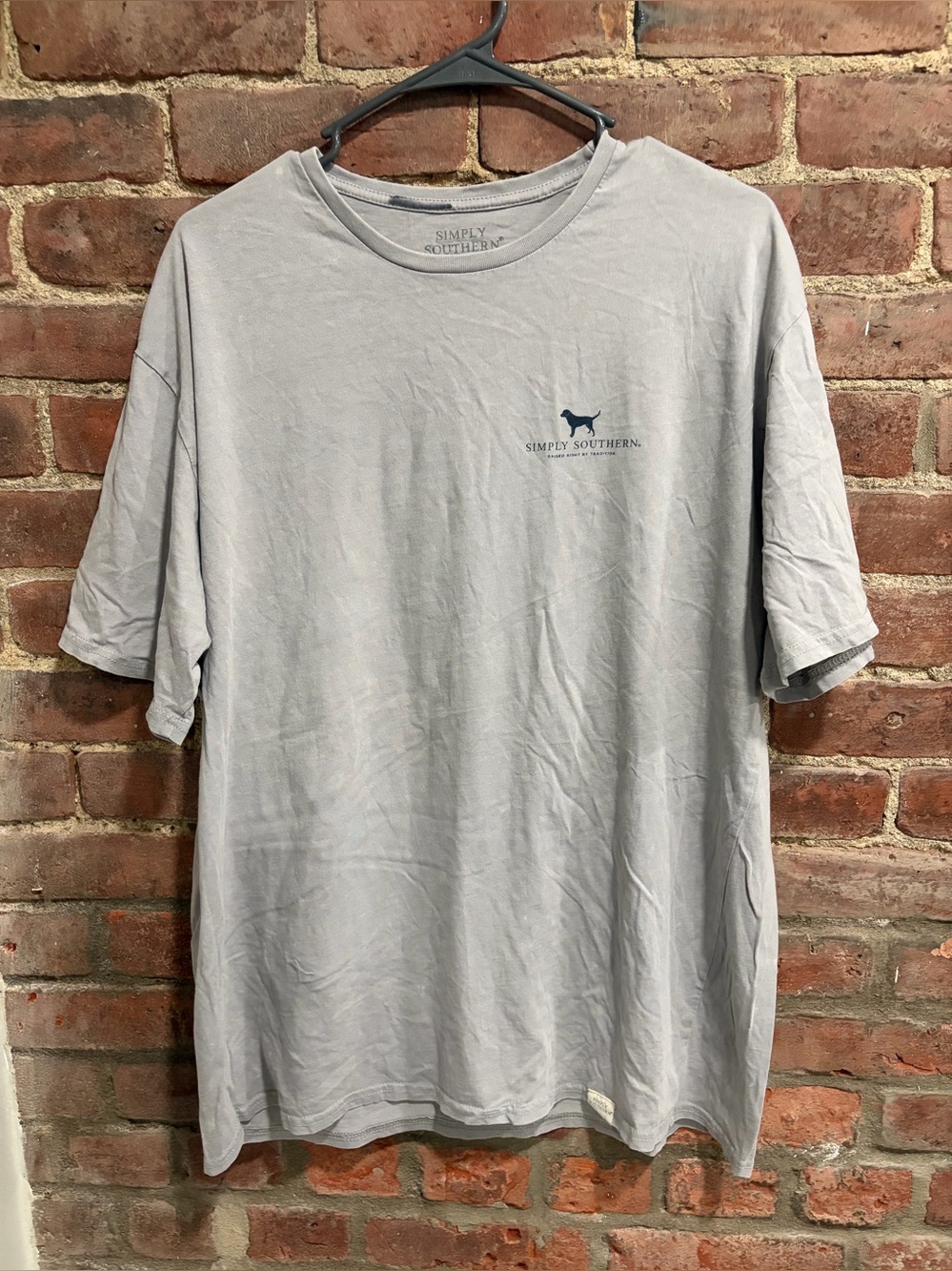 Simply Southern Light Gray Short Sleeve Tee with golden retriever logo men’s  L